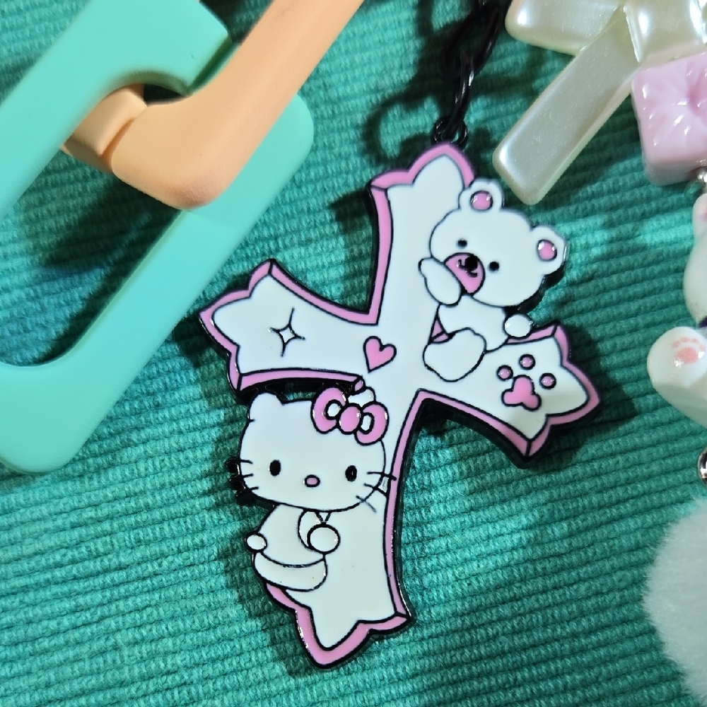 Sanrio Hello Kitty Angelic Bag Charm, Keychain - Picture 13 of 15